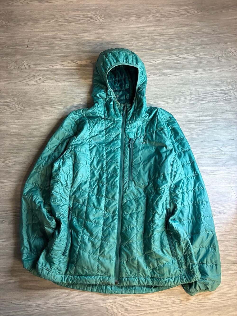 L.L. Bean puffer jacket hooded womens L